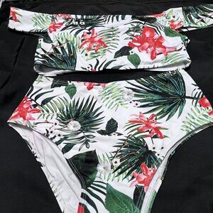 NEW Bloom Muse 2 Piece Women's Swimsuit Bikini w Tropical Flowers Size Small